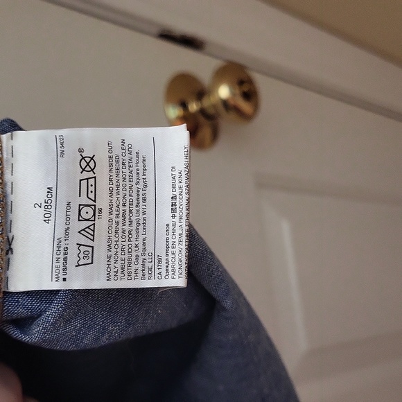 NWT Banana Republic Chambray Lightweight Denim Skirt, Size 2 - Picture 12 of 12